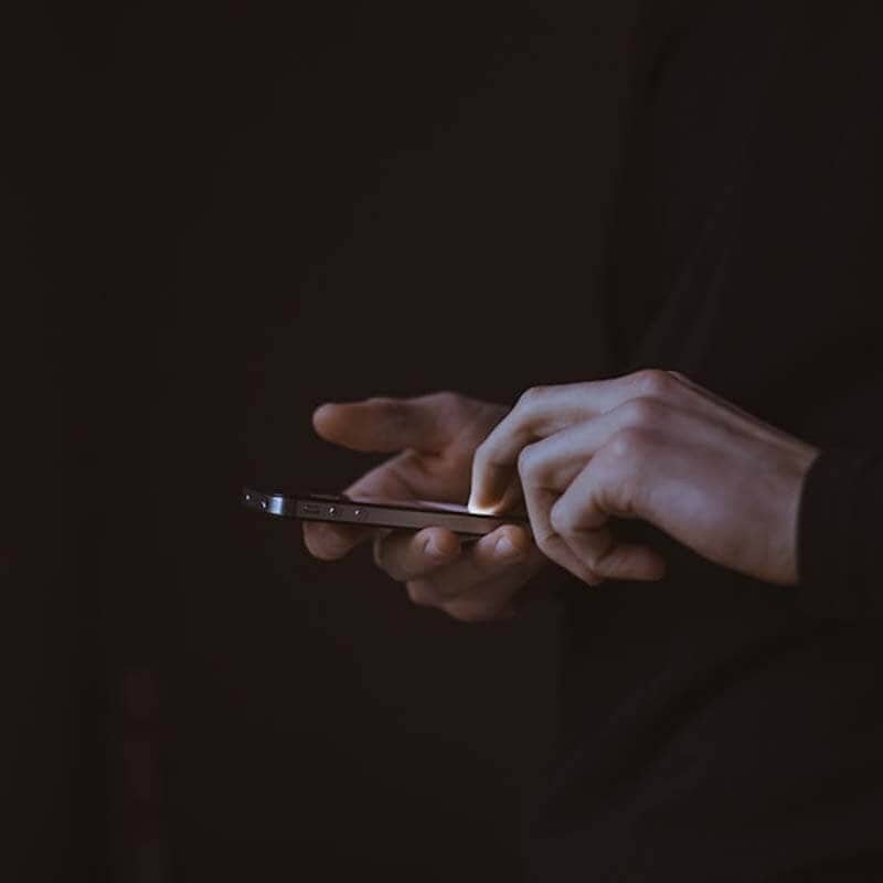 وسيلة دفع آمنة وسهلة باستخدام الهاتف المحمول من خلال منصة onepay.