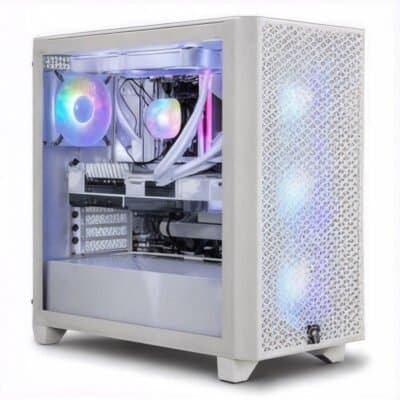 جهاز كمبيوتر للألعاب مع إضاءة RGB داخلية وتصميم أنيق.